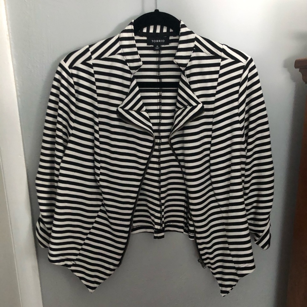 Black and white stripped blazer